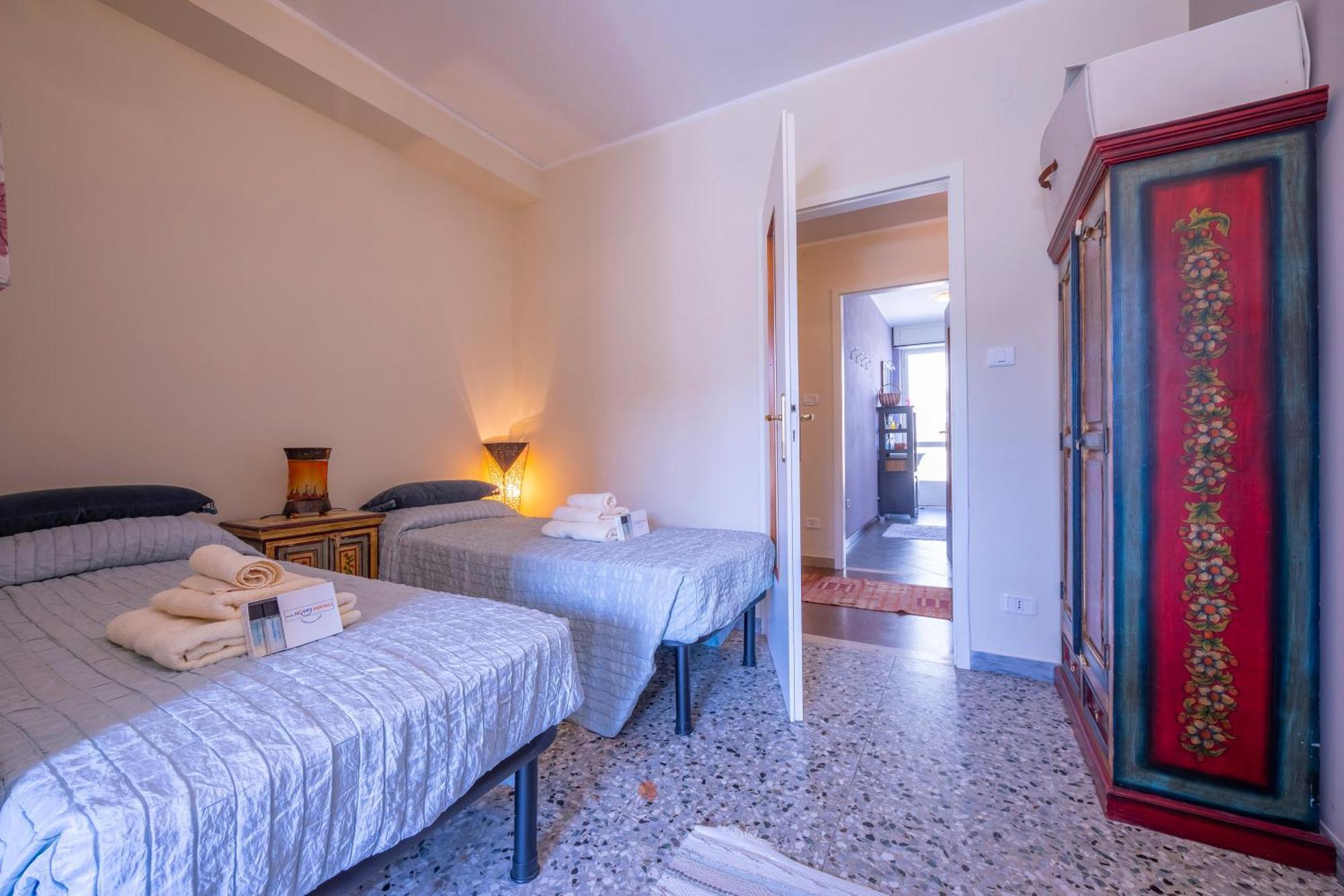 Riva Dante Apartment - Happy Rentals Екстериор снимка